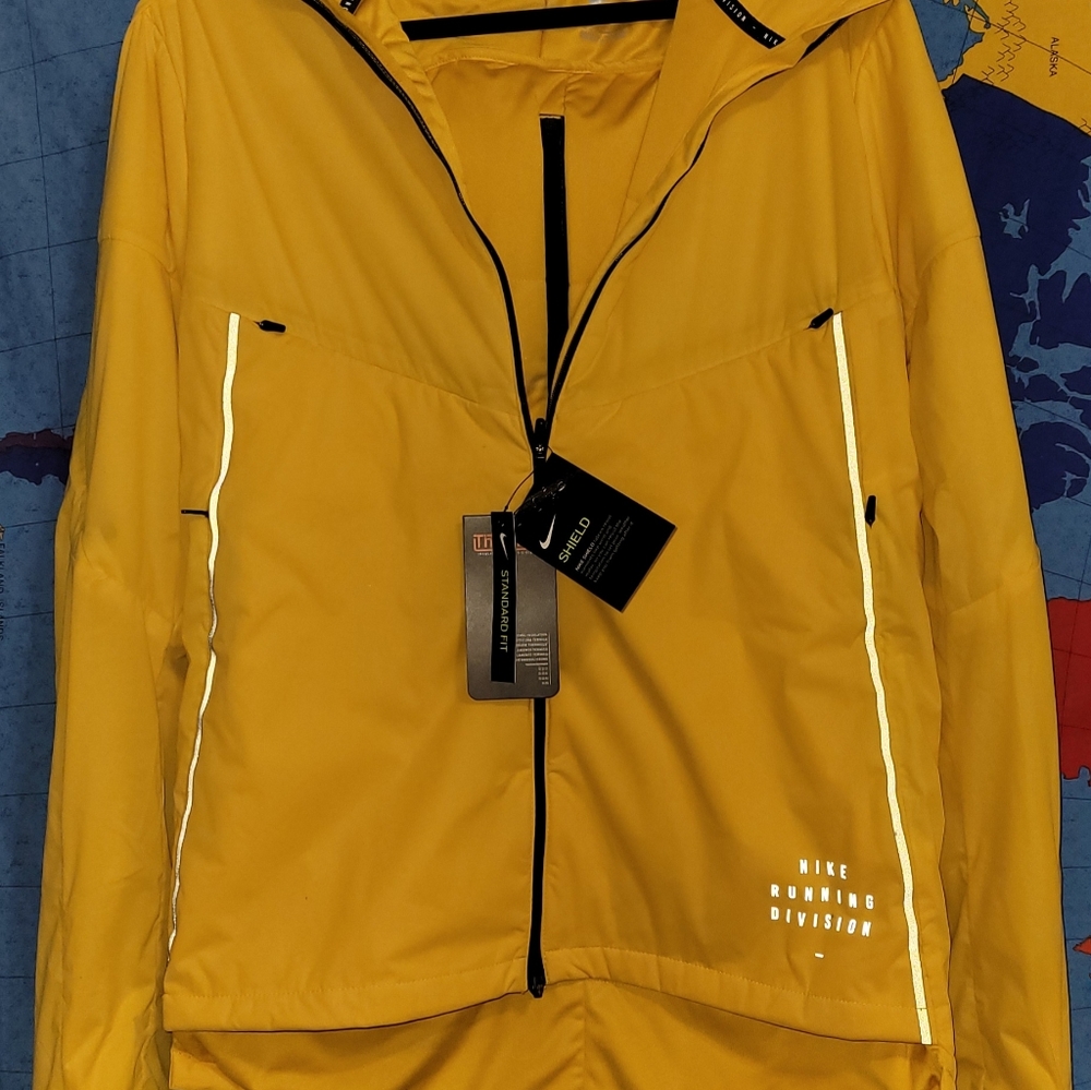 Men's Nike Run Division Yellow Hooded Running Jacket CU7889-743 Size Small